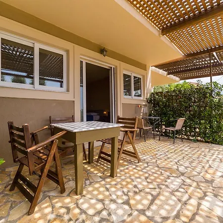 Delfinia Apartmán *