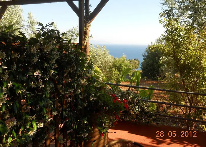 Delfinia Apartment *